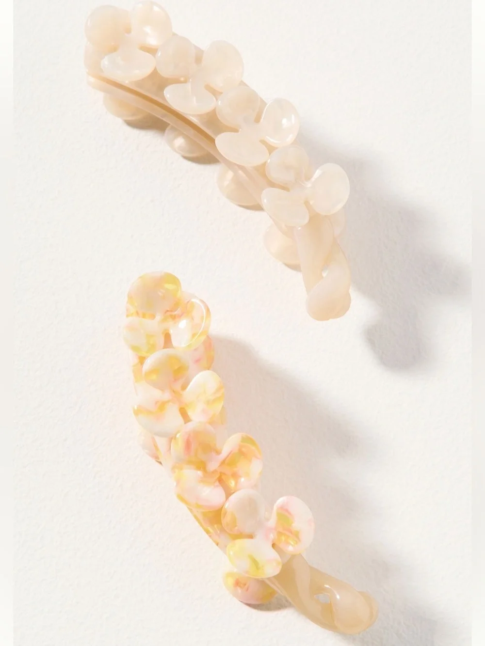 🆕 Anthropologie resin banana claw clip